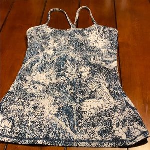 Lululemon y tank